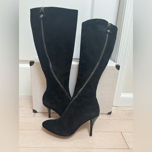 Modern Vintage women’s size 38 suede boots